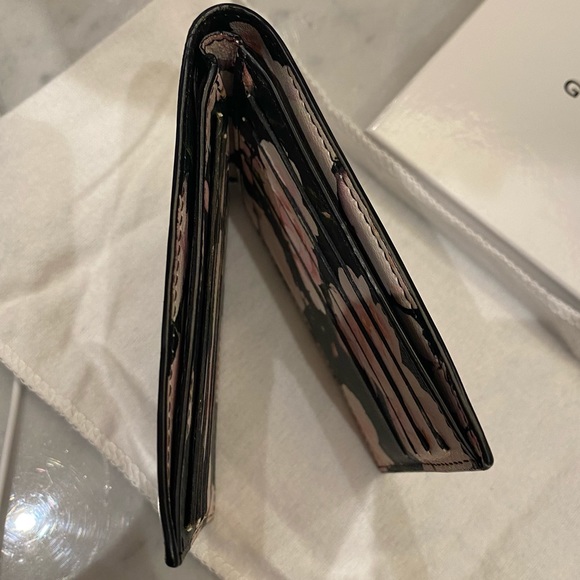 Givenchy floral bifold wallet - Picture 4 of 7